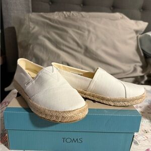 TOMS Women's Cream Espadrille Shoes